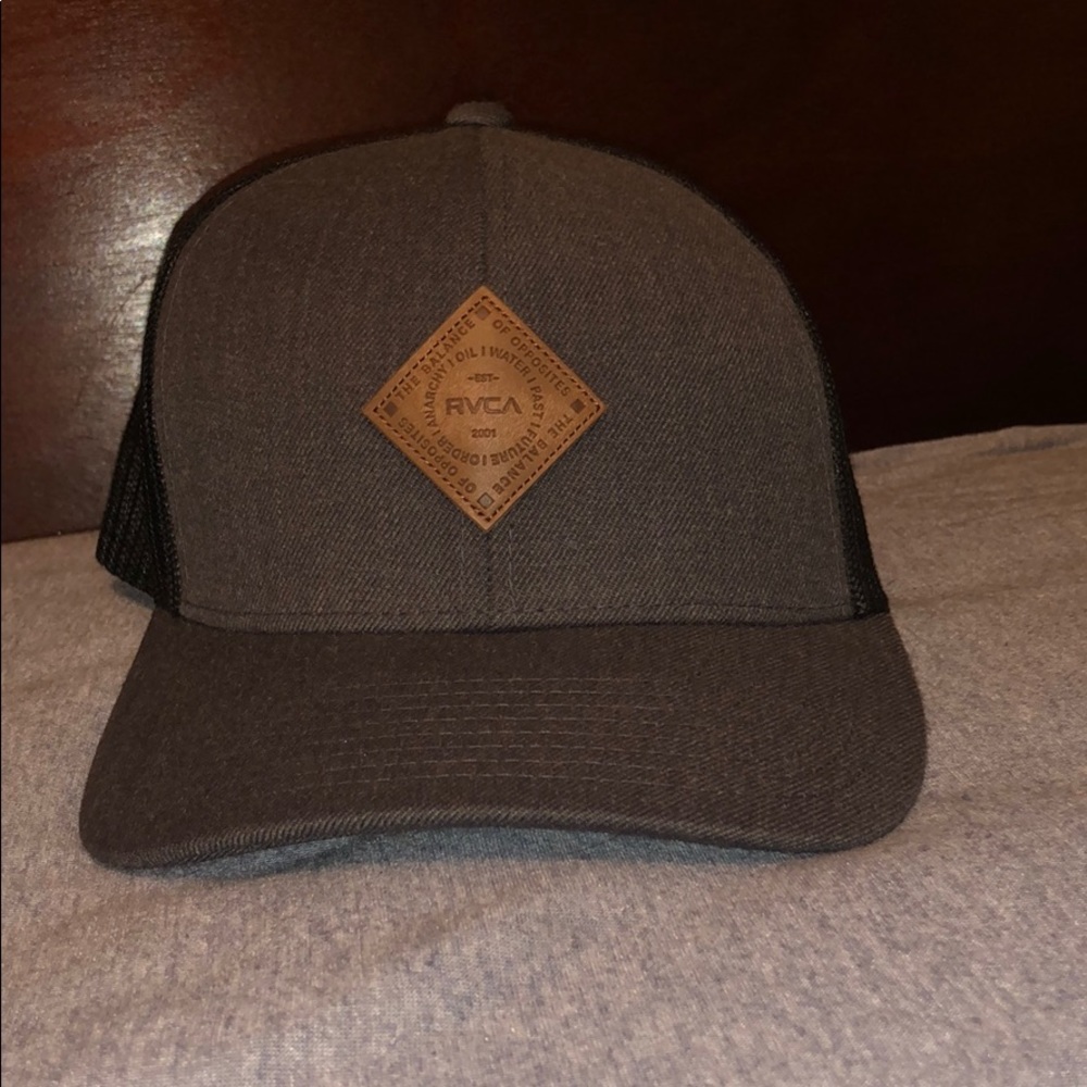 RVCA Trucker hat